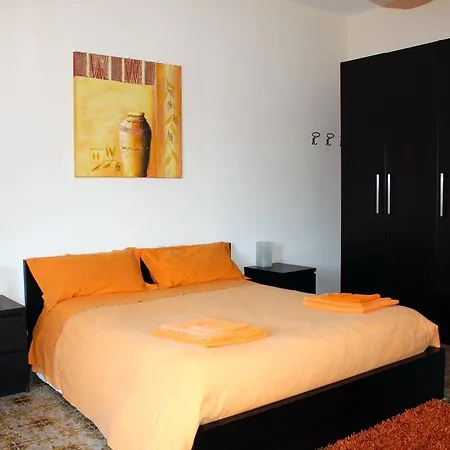 Piazza Partigiani Pensjonat Lecce