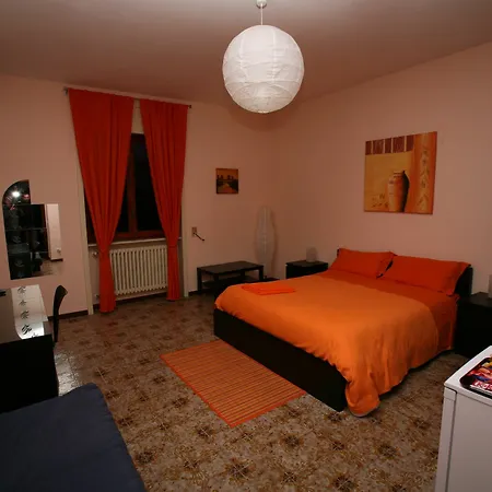 Piazza Partigiani Pensjonat Lecce