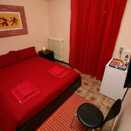 Piazza Partigiani לצ'ה